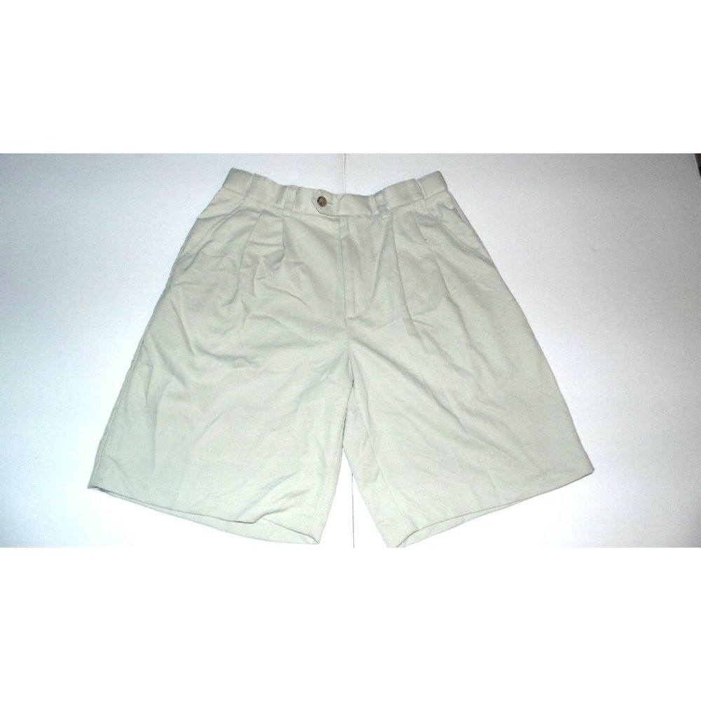 Mens Izod XFG Pleated Shorts Beige Size 30 Waist EUC